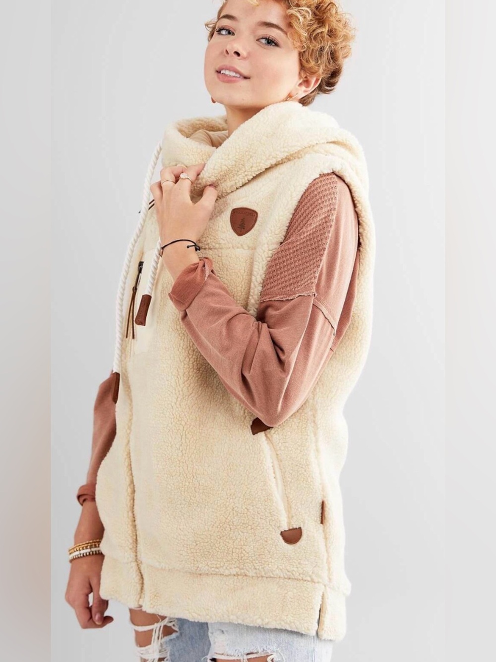 Wanakome Kira Sherpa Hooded Vest L